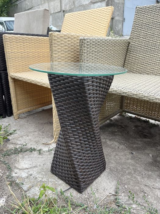 Крісла зі штучного ротангу