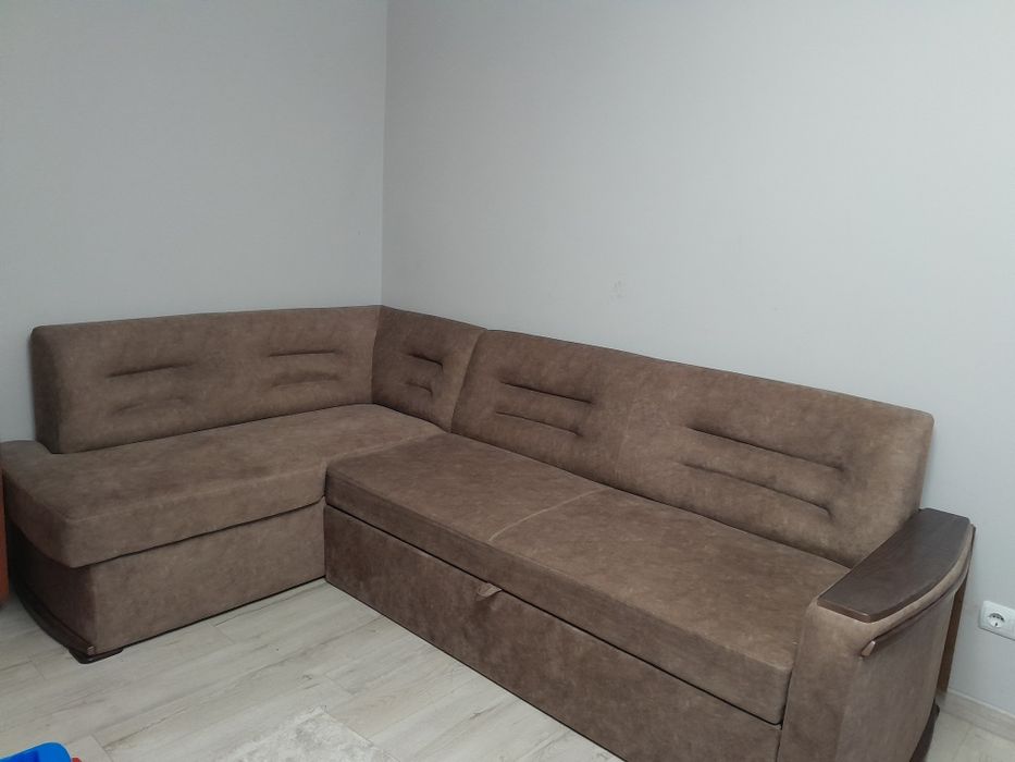 Продам диван для вітальні