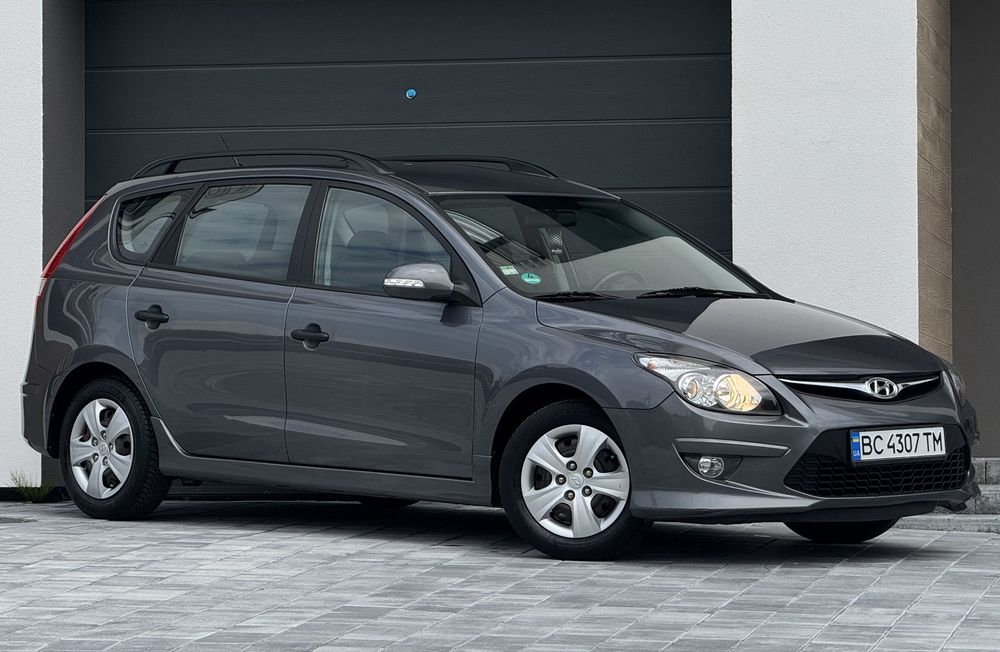 Продам Hyundai i30 2011 1.6 дизель Універсал у чудовому стані