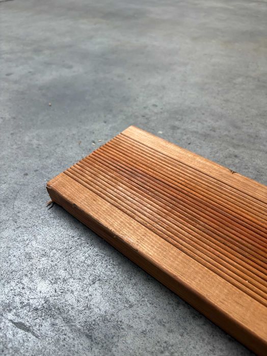 Deck Casquinha Vermelha Tratado Autoclave Castanho