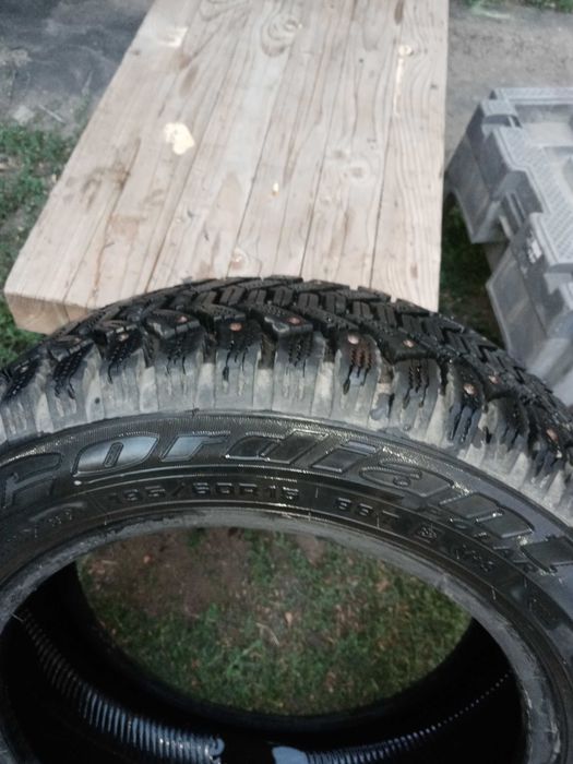 Продам резину Cordiant
 Зима шипованая 1 шт
  195/60  R15 
Цена 700