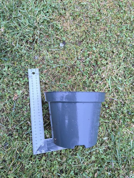 Doniczki plastikowe czarne