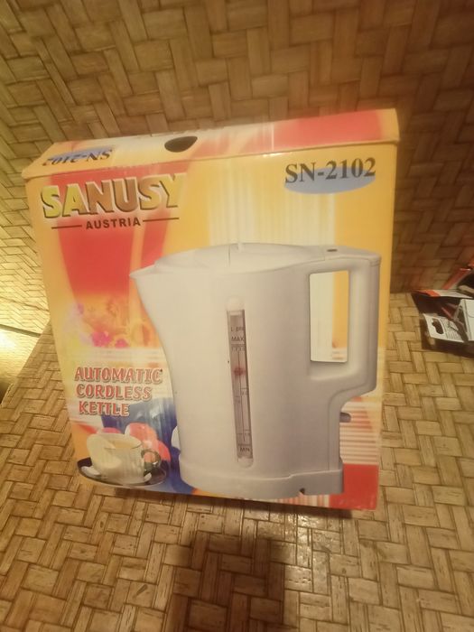 Електрочайник новий