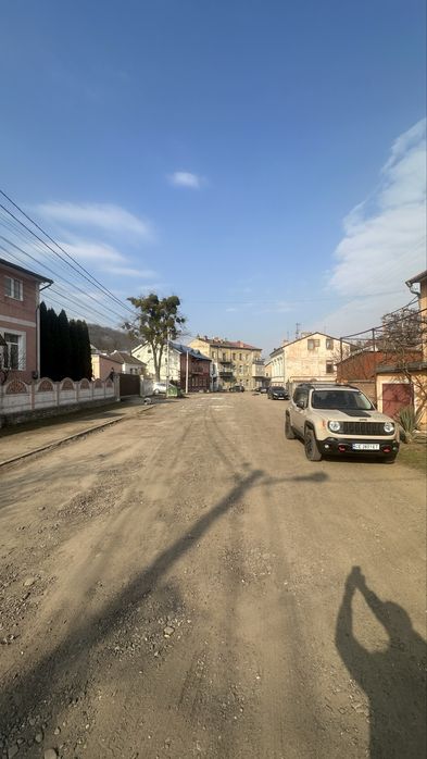 Продаж; Чернівці; приміщення; під ремонт; поряд з центром;