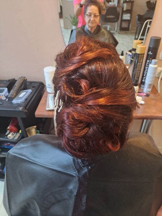 Fryzjerka damska z dojazdem lub stacjonanie