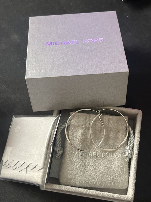 Brincos michael Kors como novos