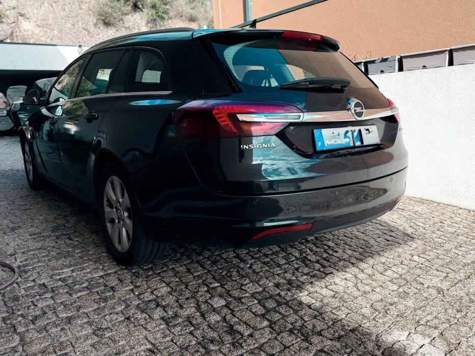 Opel Insígnia SW 2.0 CDTi  2014 
NACIONAL
140CV
2014

Viatura e