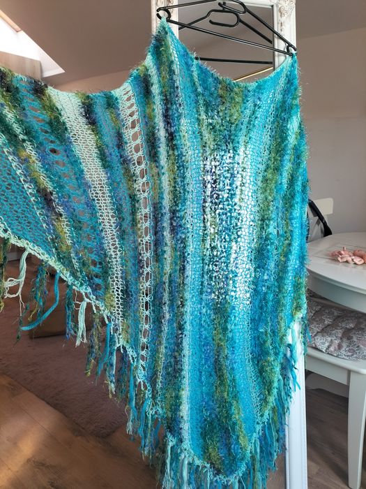 Chusta duża praca szydełkowa