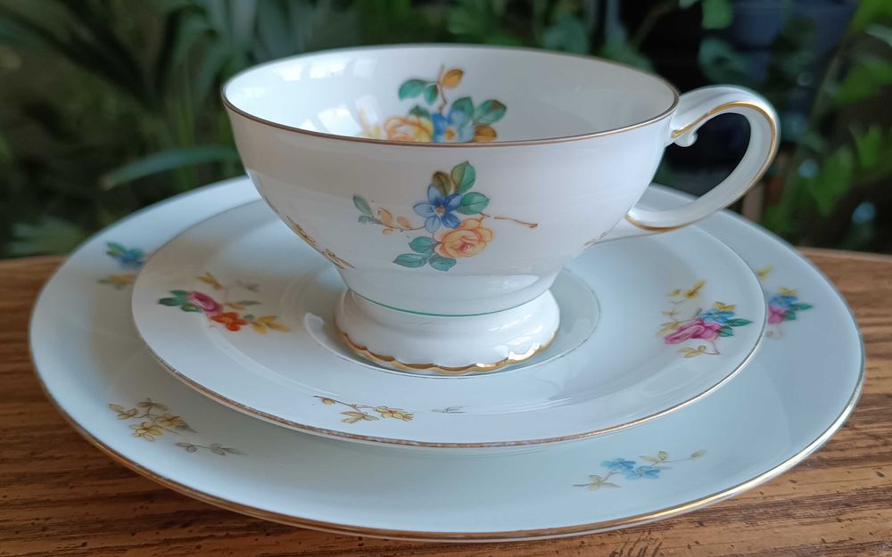 Porcelanowe trio (filiżanka, spodek oraz talerzyk) - Sorau, Żary.