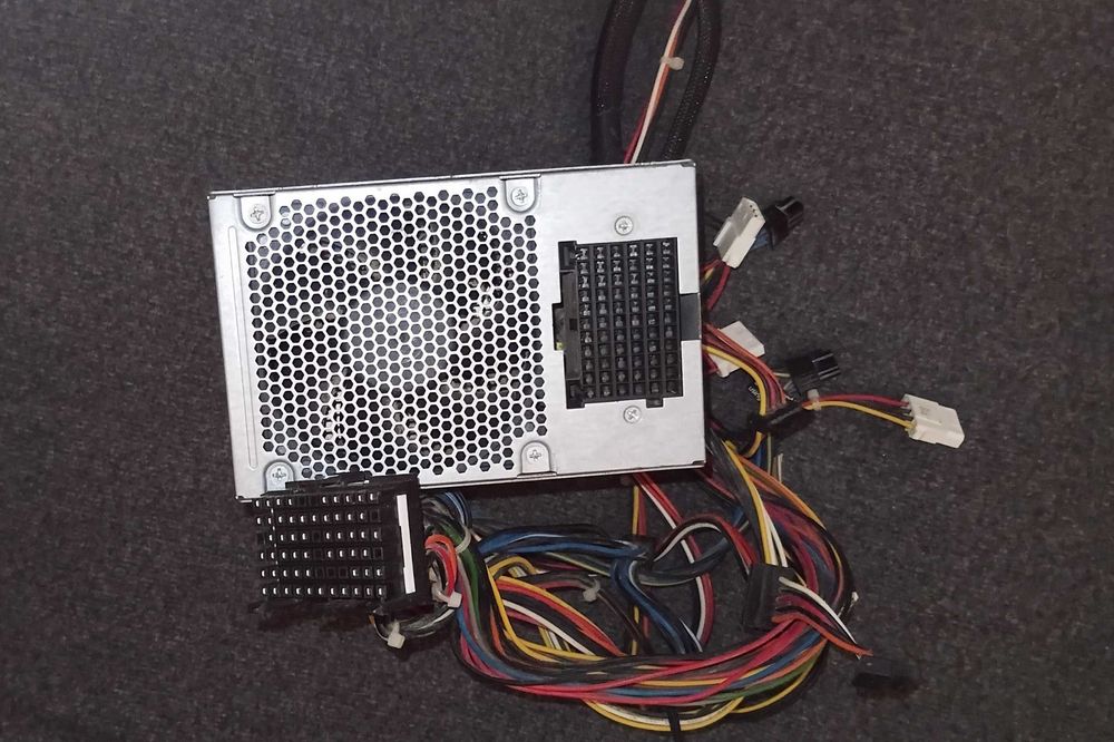 Блок живлення Dell 525W 80 Plus Silver, робочий