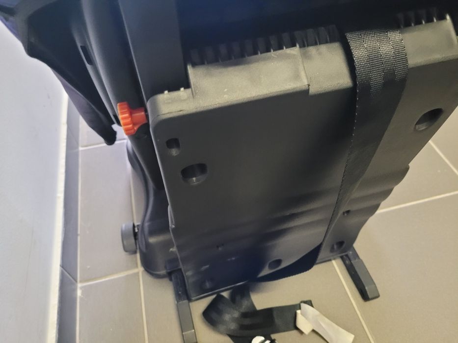 Cadeira isofix grupo 1 2 3  com 3 pontos de segurança