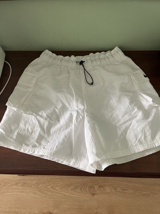 Жіночі шорти Nike, розмір М