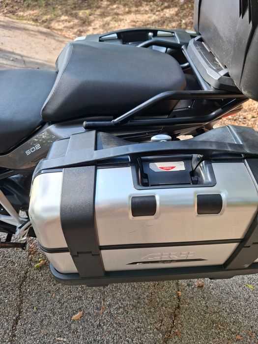 Benelli TRK 502 com muitos extras