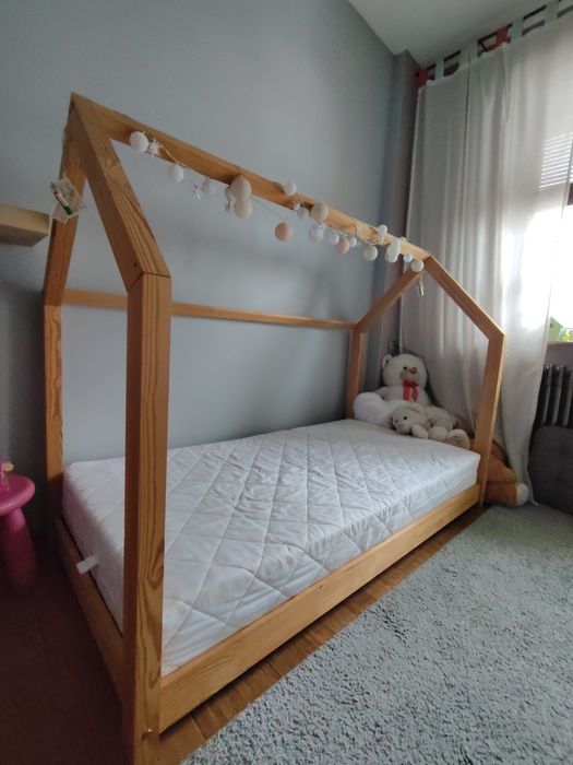Łóżko domek + materac
