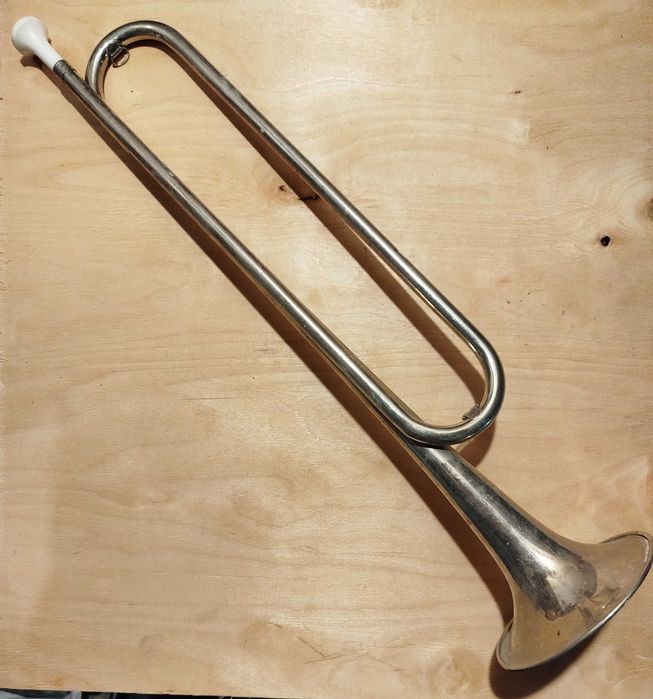 Горн піонерський. вживаний. добрий стан.