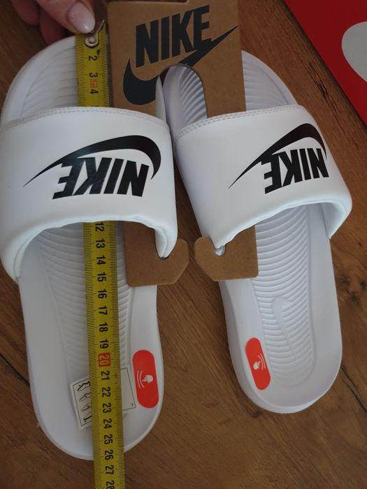 Nowe klapki NIKE R. 38