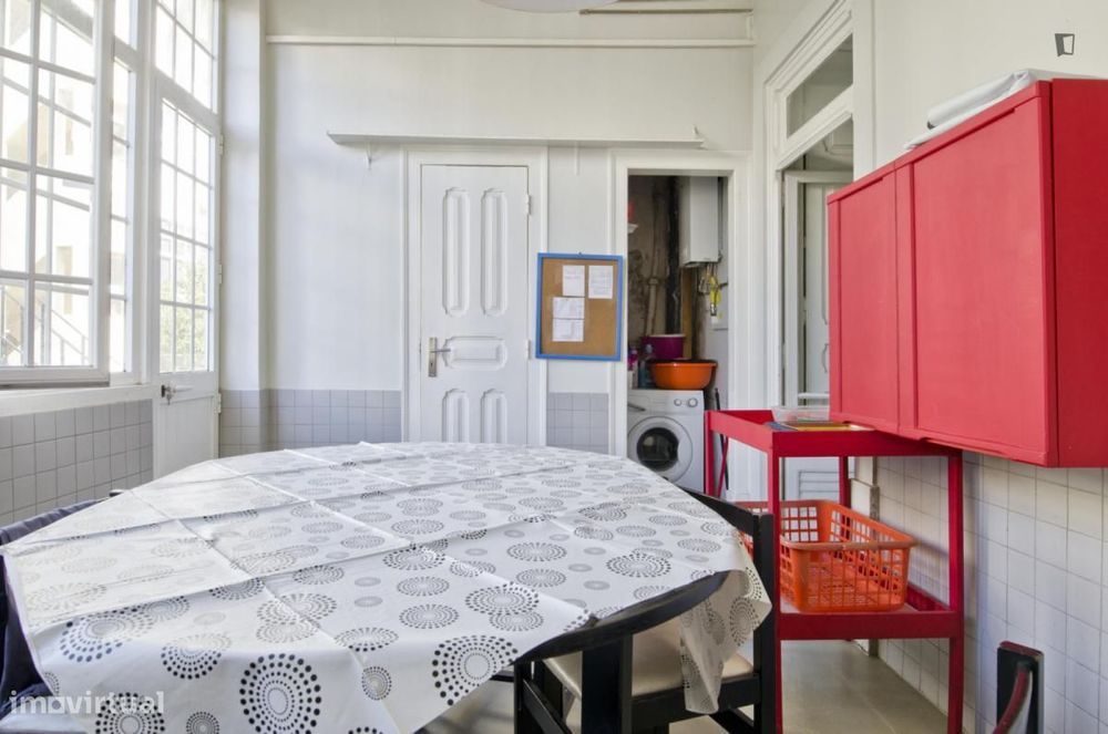 Quarto - localizado em São Bento Lisbon
