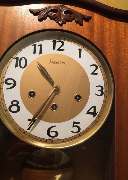 Relógio parede marca reguladora