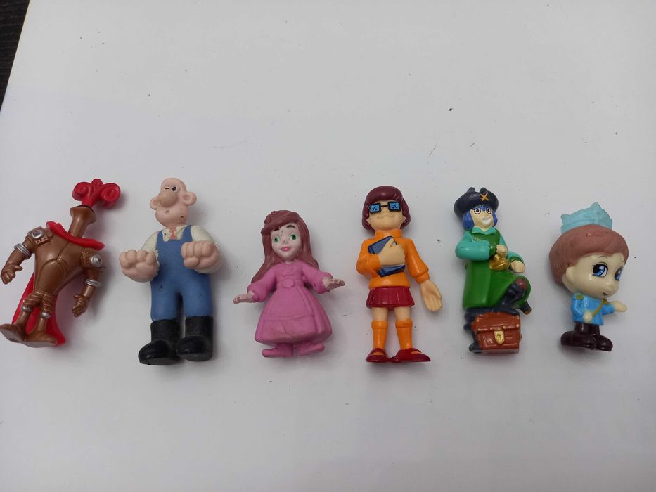 Kinder Кіндер Киндер сюрприз дівчинка Маша малюк індіанець лицар гном монах чарівник ескімос