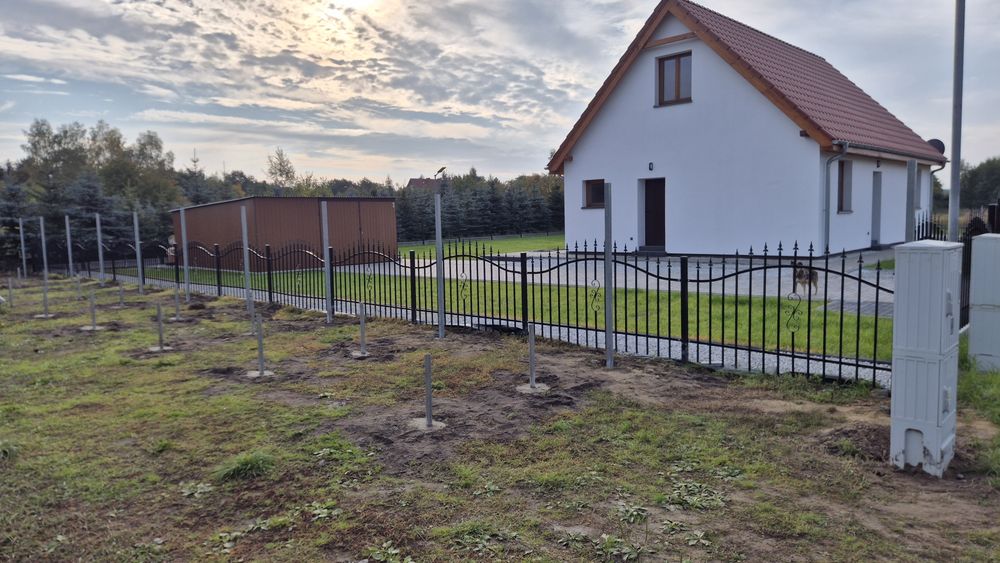 Płot stalowy 11 przęseł