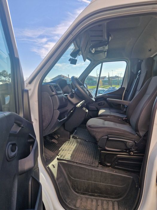 Vende RN Master Contentor GV 20 m3 - 2.3 Dci  145 Cv de 05/2022