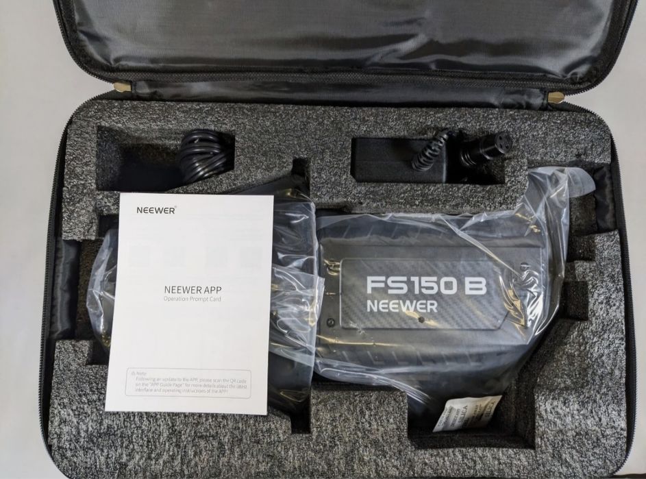 Світлодіодний відеосвіт Neewer FS150C 130W RGB LED Video Light