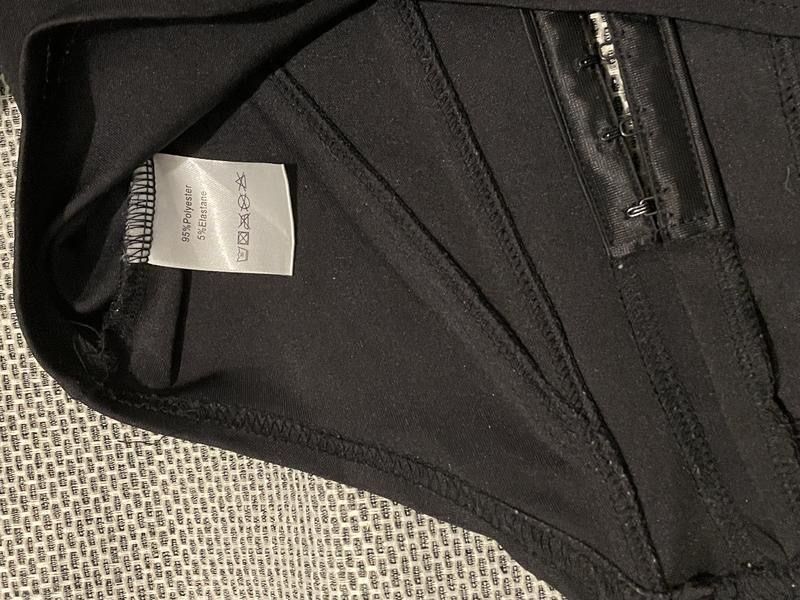 чорний корсетний топ