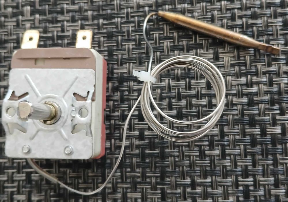 Dwa termostaty 50-300 stopni np. do piekarnika