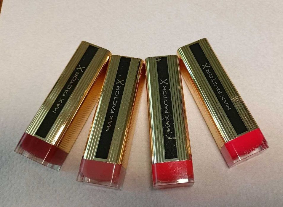 Zestaw pomadek do ust Max Factor Colour Elixir 24HR Moisture nr 005, 050, 055, 100