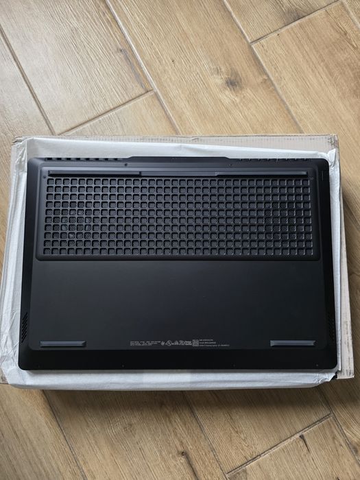 Ігровий HP OMEN 17, 17,3" FHD IPS, Ryzen AI 9 365/32Gb/1Tb/RTX5060,8Gb