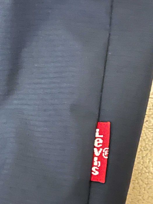 Нова синя куртка ветровка дощовик Levis розмір М-L