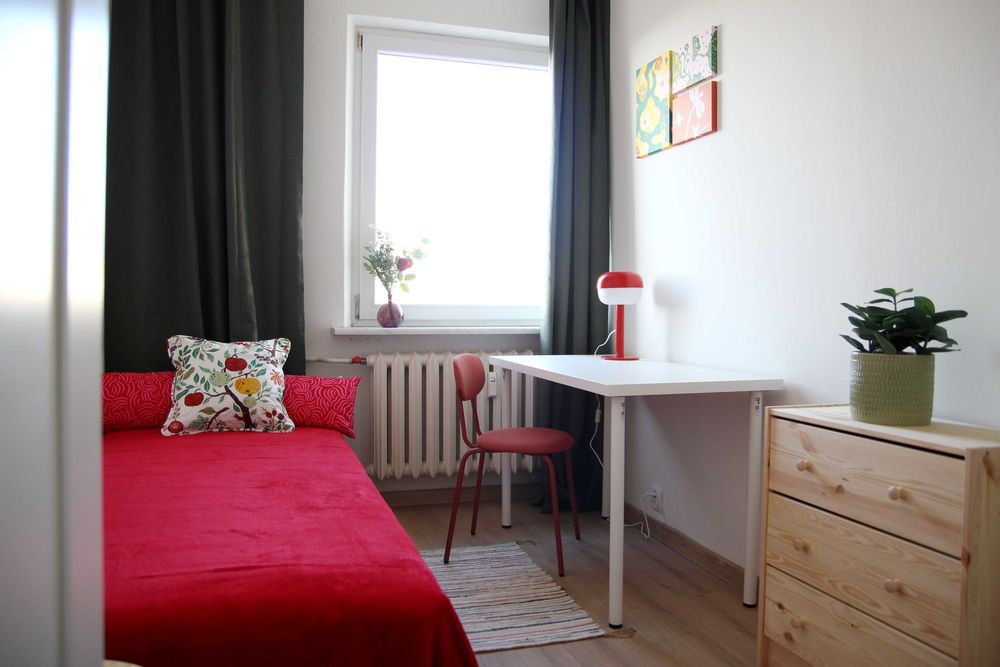 Girls only rooms for rent /// pokoje na wynajem / Gocław
