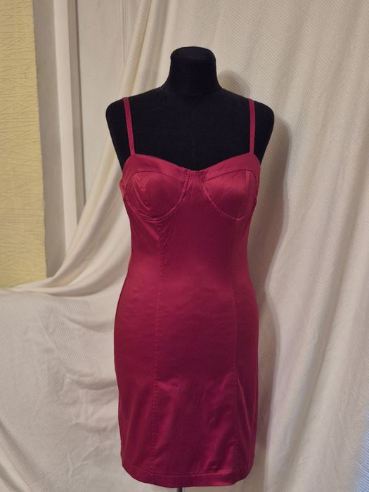 Продам платье футляр