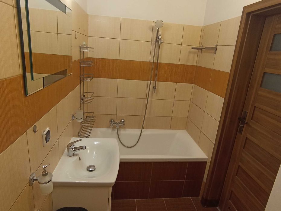 Klasyczne, przestronne 2 pokoje (56 m²) w kamienicy przy Metrze Stare Bielany