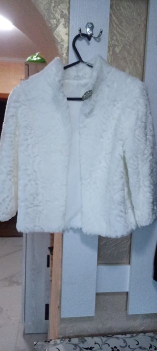 Весільна шубка в хорошому стані