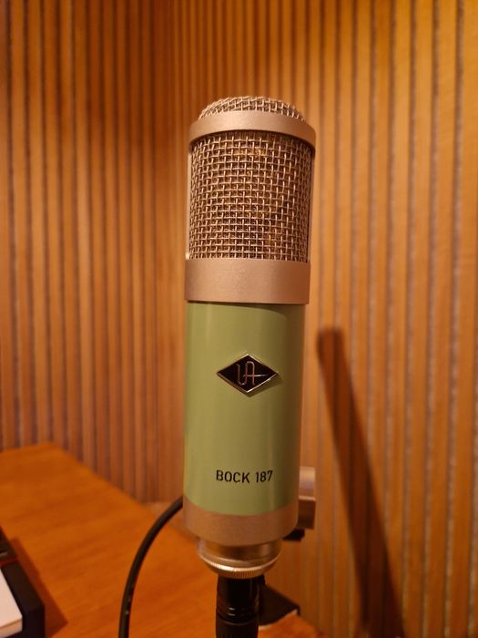 Microfone UAD Bock 187