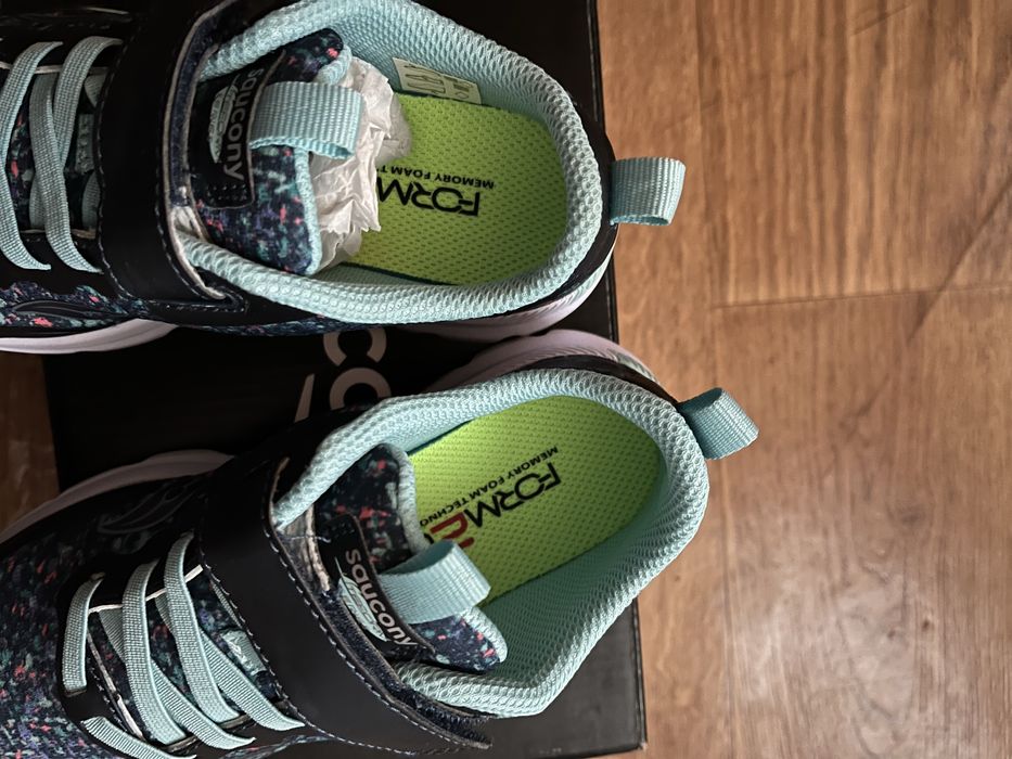 Продам кросівки.На хлопчика.Розмір 30,31