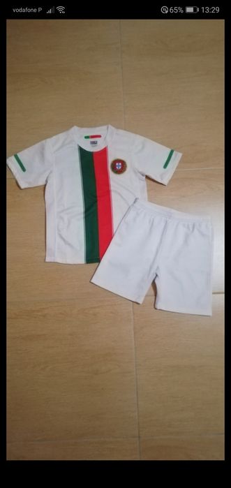 Conjunto desportivo criança tam 6 anos