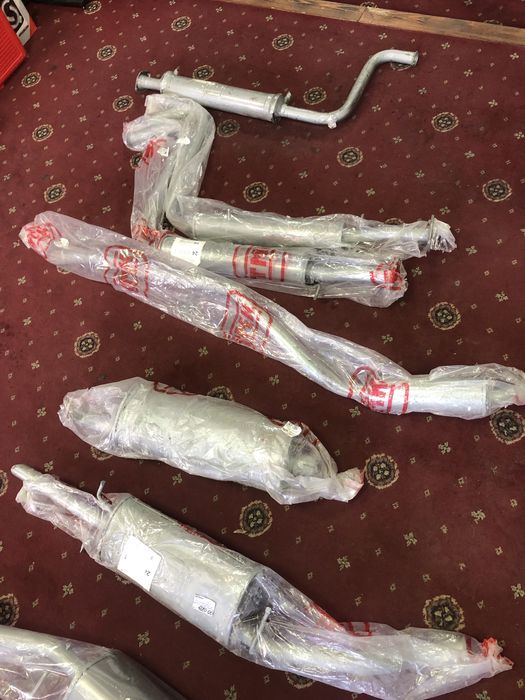 Різні глушники на авто