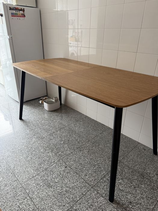 Mesa de jantar extensível