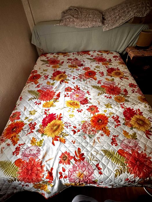 Sommier/Cama de casal com arrumação 140x190 (estrado e colchão inc.)