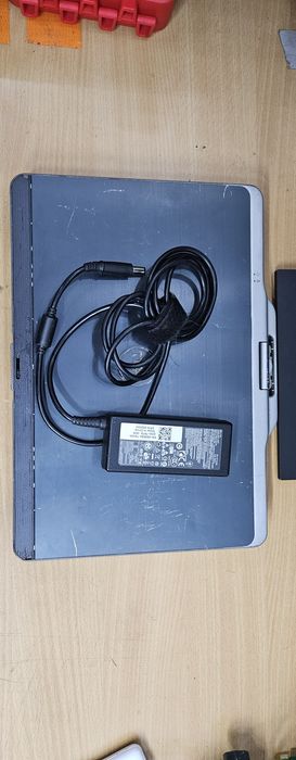Dell Latitude XT3 (hybryda 2w1 z obracanym ekranem dotykowym)