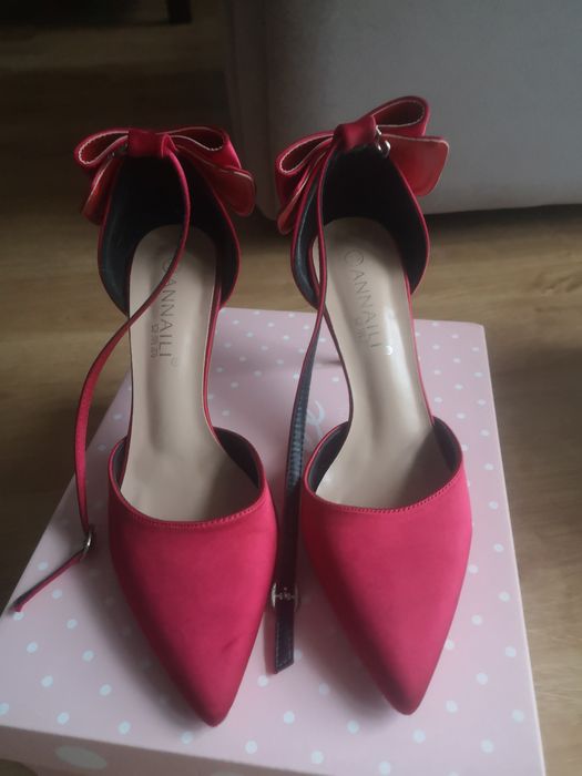 Piękne jedwabne bordowe szpilki rozmiar 38