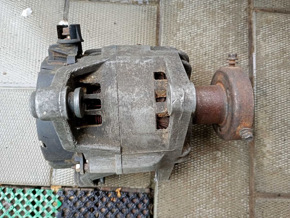 Продам генератор Ford transit connect 1.8 tdci