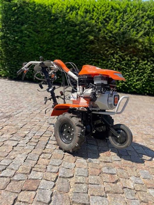 Motoenxada a gasolina STIHL MH 700 - Usada