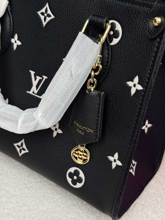 Сумка Louis Vuitton Onthego PM Monogram