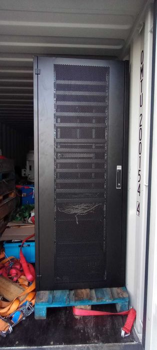 Szafa serwerowa 19" 42U 800x1000 DIGITUS + UPS APC Smart-UPS 5000