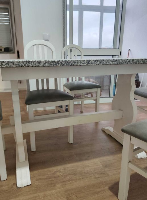 Mesa de cozinha em pedra natural (mármore) + 6 cadeiras