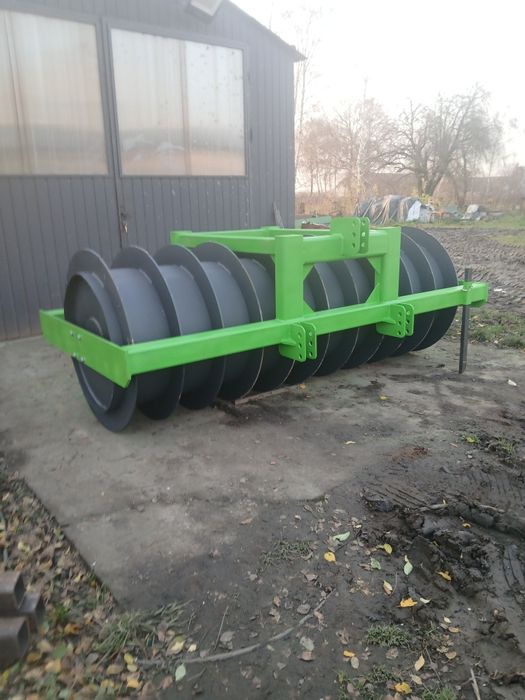 Wał do pryzm szerokość 3m wały walec ugniatający do silosów pryzmowy