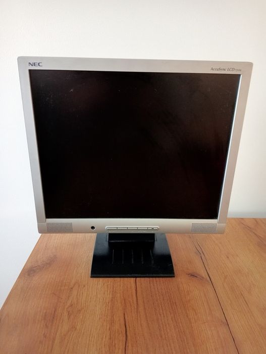 Monitor NEC 72VM